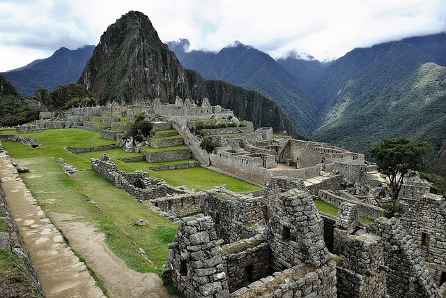 Machu Picchu, Peru: A Friendly Guide to the Lost City of the Incas